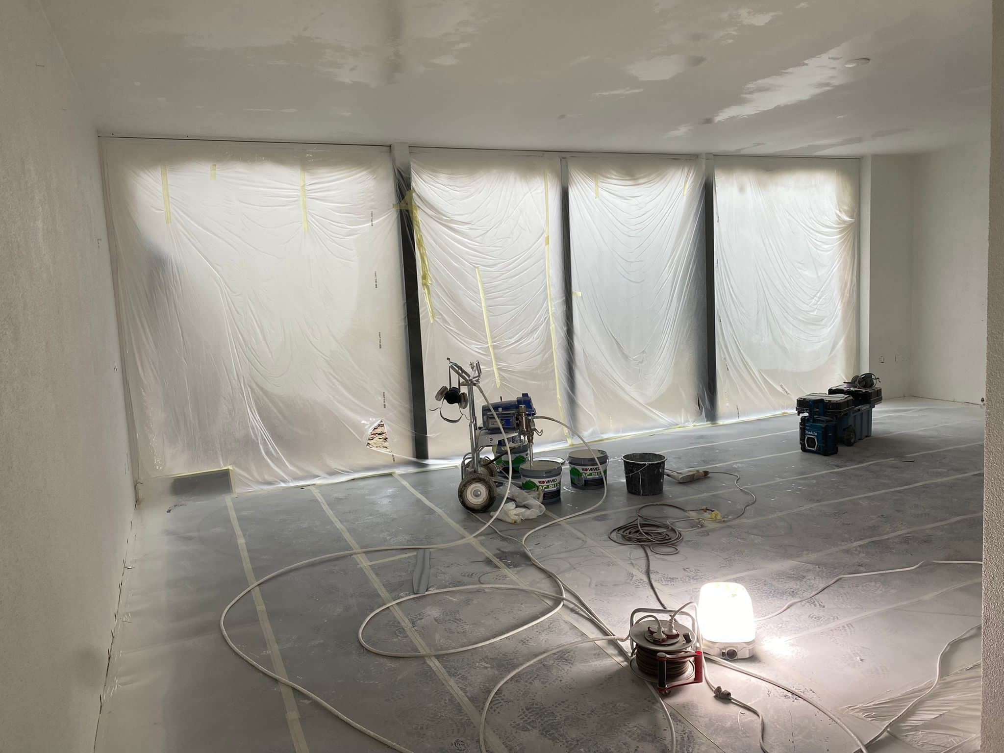 Gespoten woning huissen